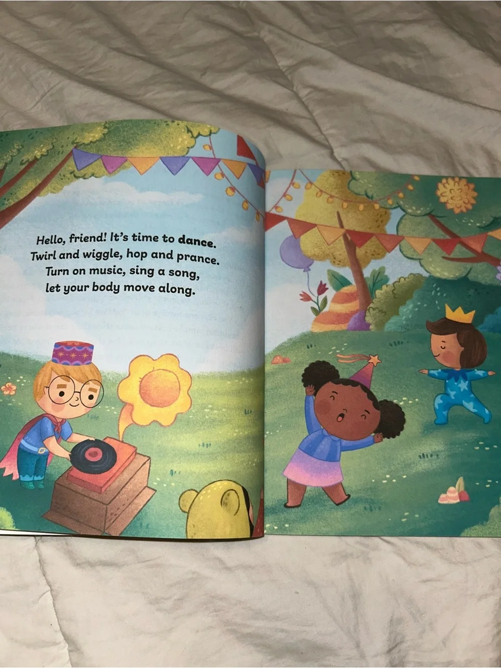 Stomp, Wiggle, Clap, and Tap: My First Book of Dance by Rachelle Burk, PB, 2021